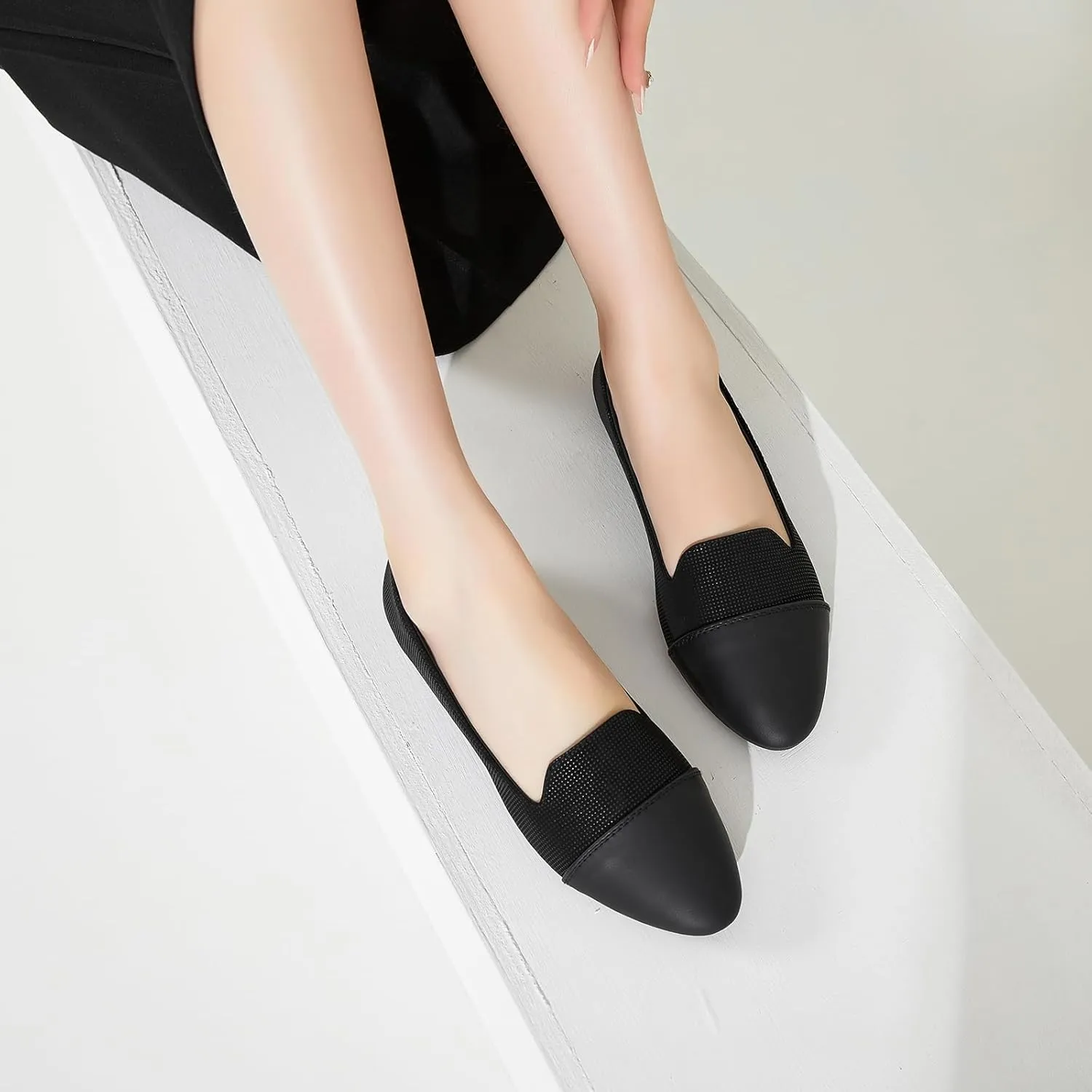 BABUDOG Womens Flats with Synthetic Leather,Classic Black and White Flats Shoes,Dress Shoes for Women