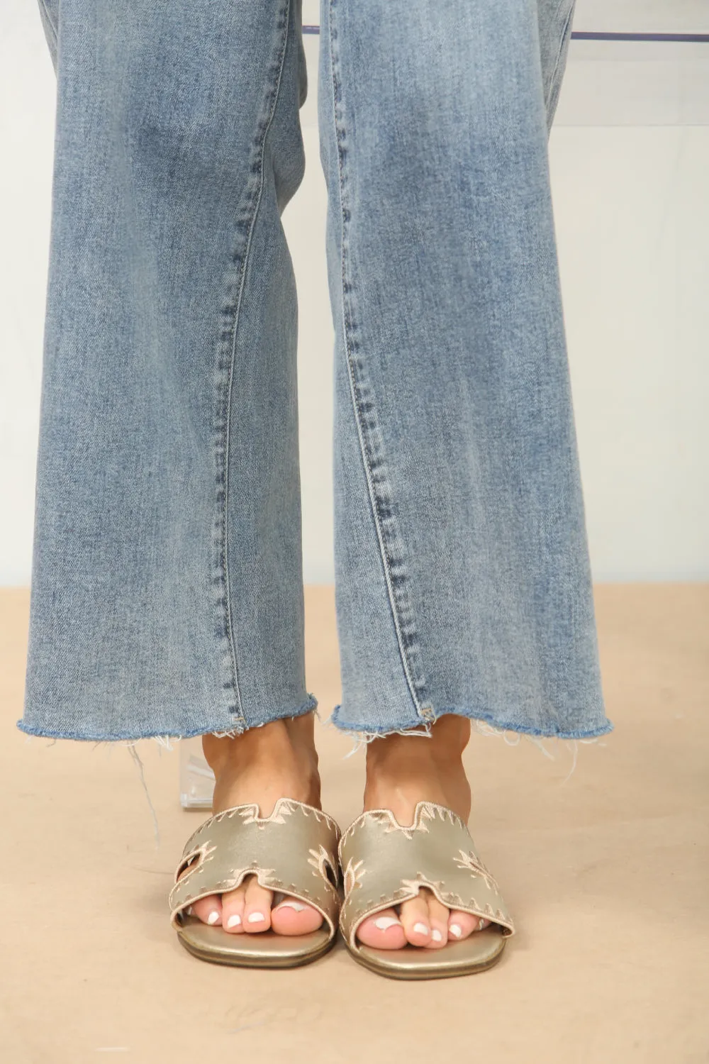 GOLD FAUX LEATHER STITCH DETAIL DESIGNER STRAP SANDALS