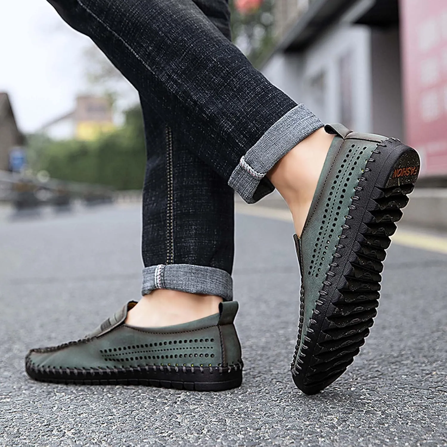 Men's Breathable Walking Shoes Comfortable Casual Leather Shoes Lightweight Loafers Retro Business Office Shoes Hollowed Out Leather Casual Shoes Outdoor Hiking Driving Shoes