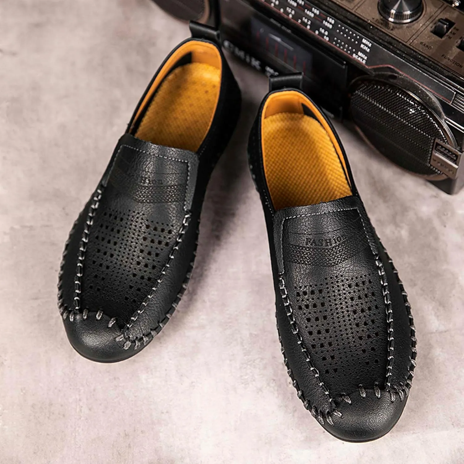 Men's Breathable Walking Shoes Comfortable Casual Leather Shoes Lightweight Loafers Retro Business Office Shoes Hollowed Out Leather Casual Shoes Outdoor Hiking Driving Shoes