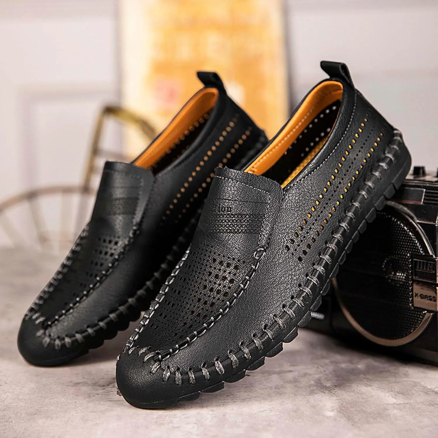 Men's Breathable Walking Shoes Comfortable Casual Leather Shoes Lightweight Loafers Retro Business Office Shoes Hollowed Out Leather Casual Shoes Outdoor Hiking Driving Shoes